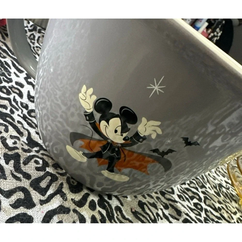 Mickey Minnie Mouse Halloween Mixing Bowl Batter Bowl Trick or Treat! Disney!